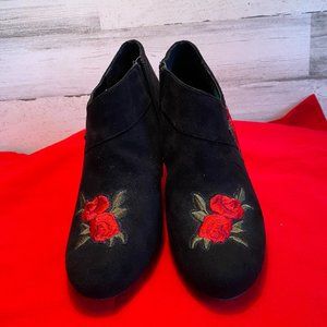 IMPO Black Heeled Booties